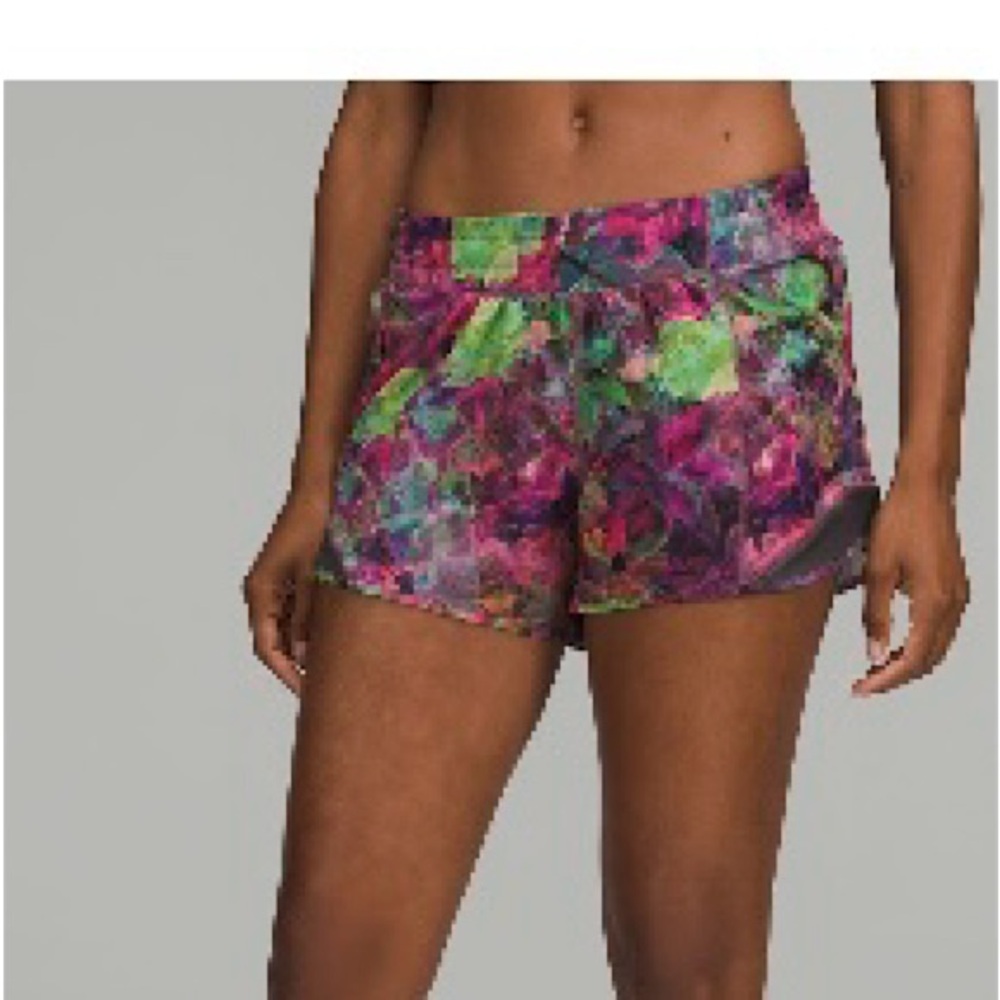 Lululemon athletica Hotty Hot Low-rise Lined Shorts 4”